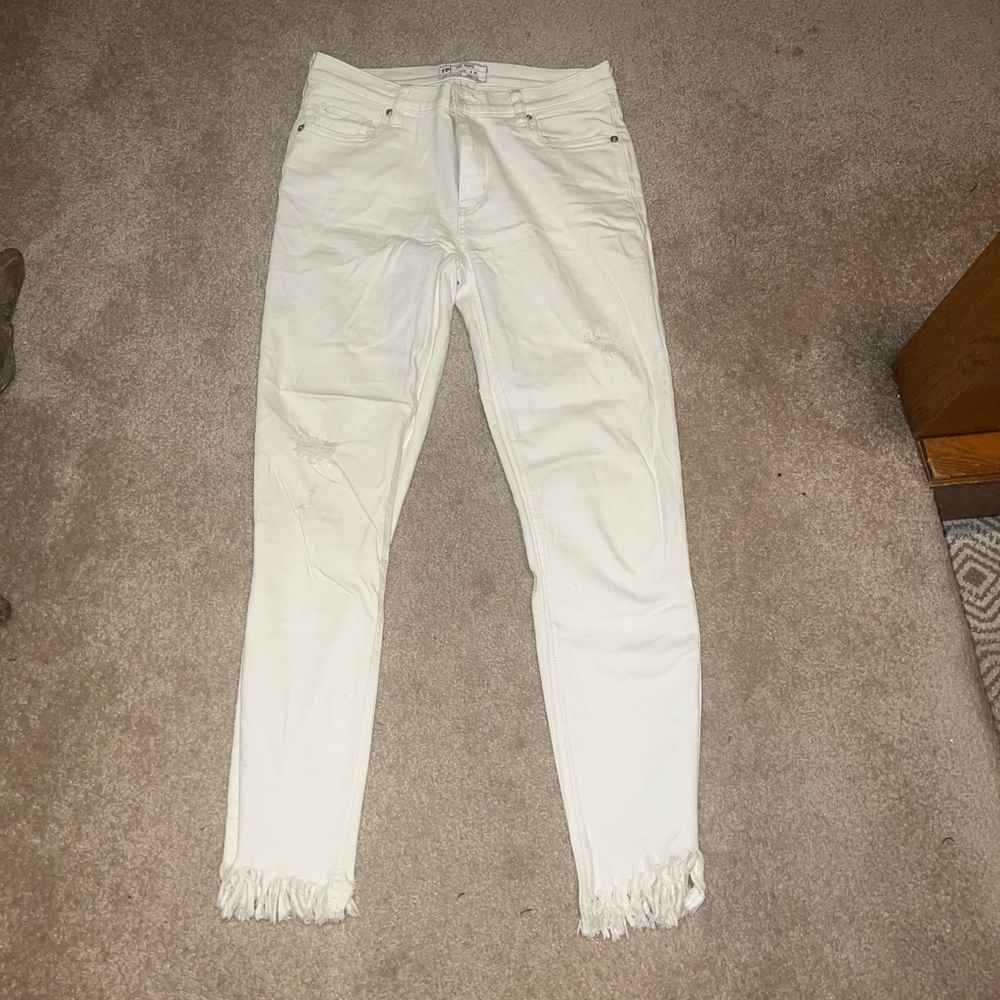 FREE PEOPLE Great Heights Light Ivory Denim Frayed Hen Distressed Skinny Jeans